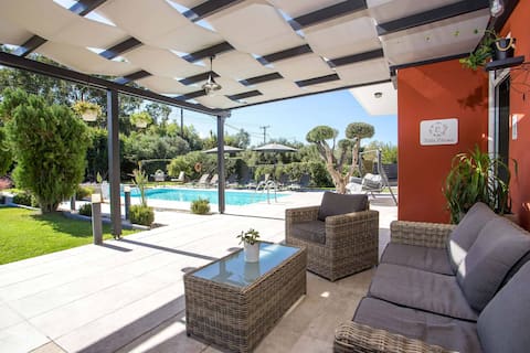 Villa Eleonas with pool, stylish and homely