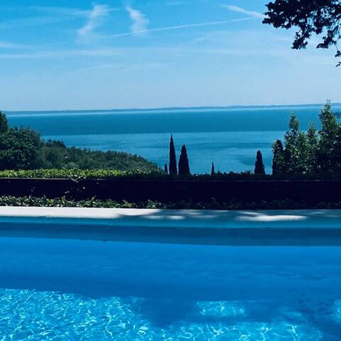 charming apartment with lake view, terrace & pool