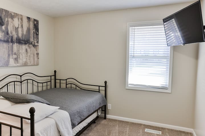 غرفة النوم 3 بسرير مزدوج كامل