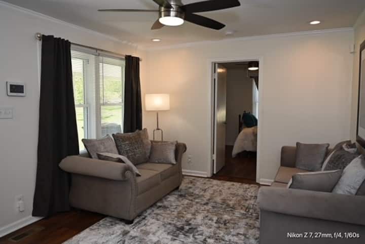 Chic Cottage 2 Bedrooms With An Office/bedroom - Mount Airy, NC