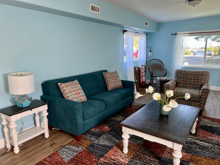 Coastal Cottage, Month To Month Discount,ev - Brookings, OR