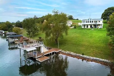 Private Lakefront Views & Hot Tub! - Peaceful Stay