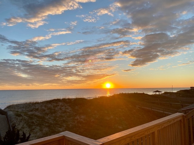 Oceanfront, Nags Head! Hammerhead's Hideaway!