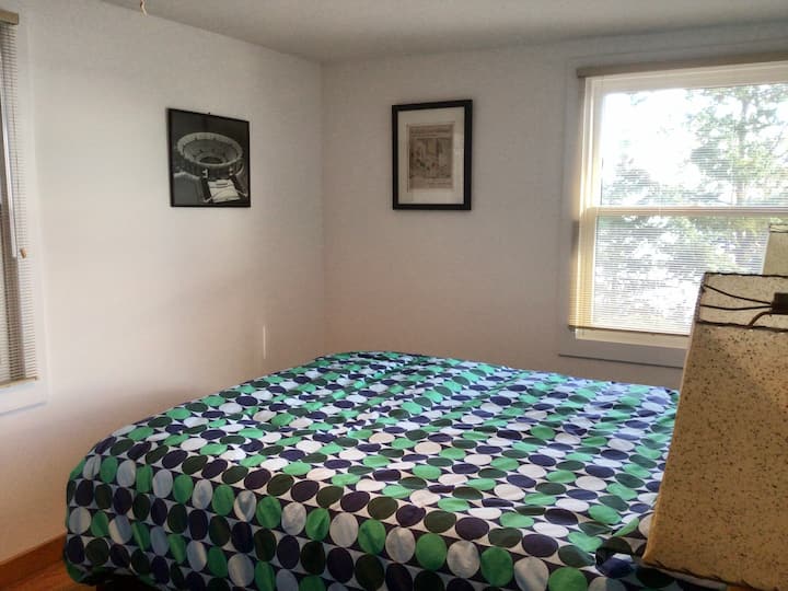 ГЛАВНА СПАЛНА СОБА