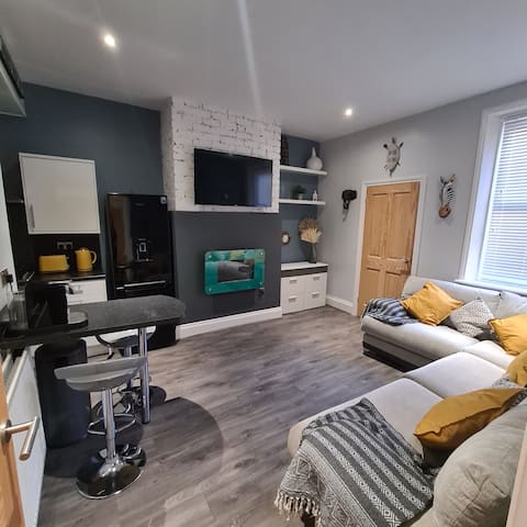 Beautiful 3 bedroom apartment, fantastic location.