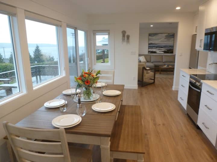 Location & Views, with comfort and cleanliness. Houses for Rent in Campbell River, British