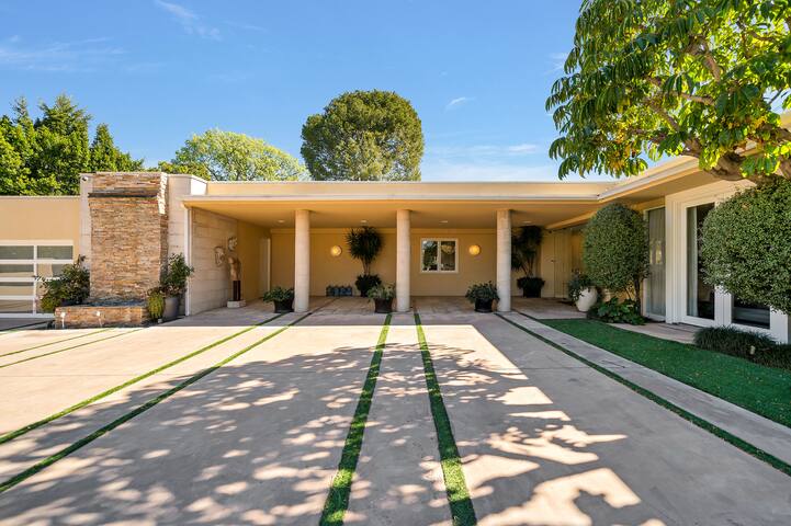 Trousdale Grand gallery image 4