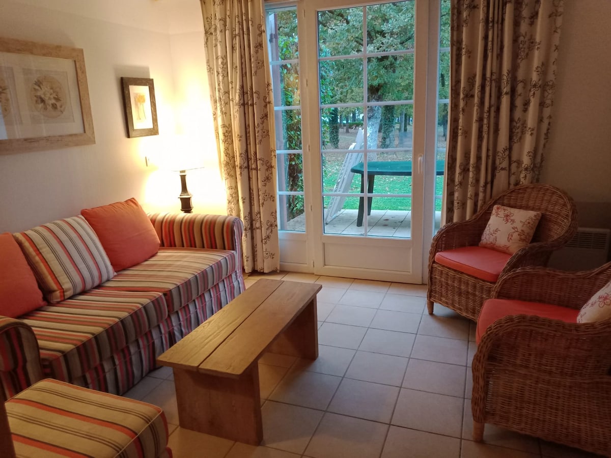 Annonce Airbnb populaire: 3 Bedroom House Pool. Premium comfort. à Monflanquin