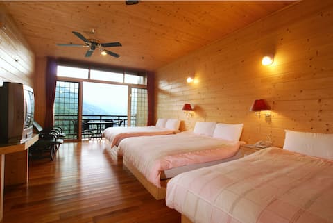 (Great mountain view house not to miss)