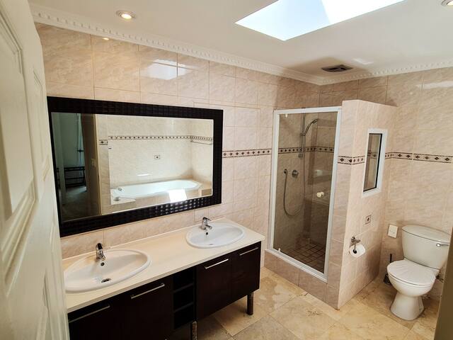 Palm Zicht (1) Self-catering Plattekloof, Capetown gallery image 5