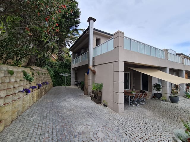 Palm Zicht (1) Self-catering Plattekloof, Capetown gallery image 4