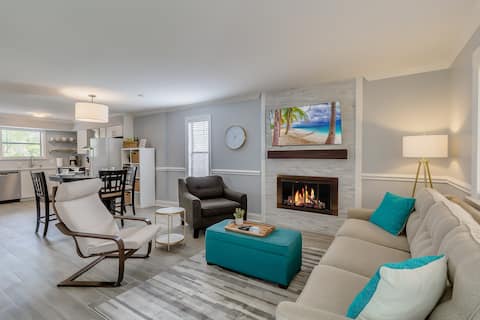 Modern Townhouse, 5 Blocks to Beach & No Pet Fees!