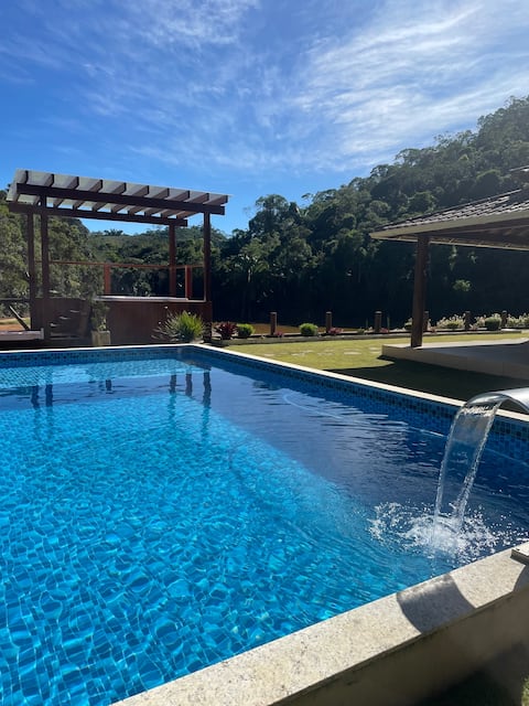 Super pleasant country house with pool and lagoon