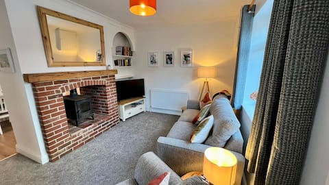 Cozy cottage in central Cromer with parking