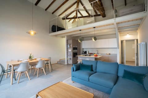 Top Airbnb: THE WINDOW charm&relax in Bergamo