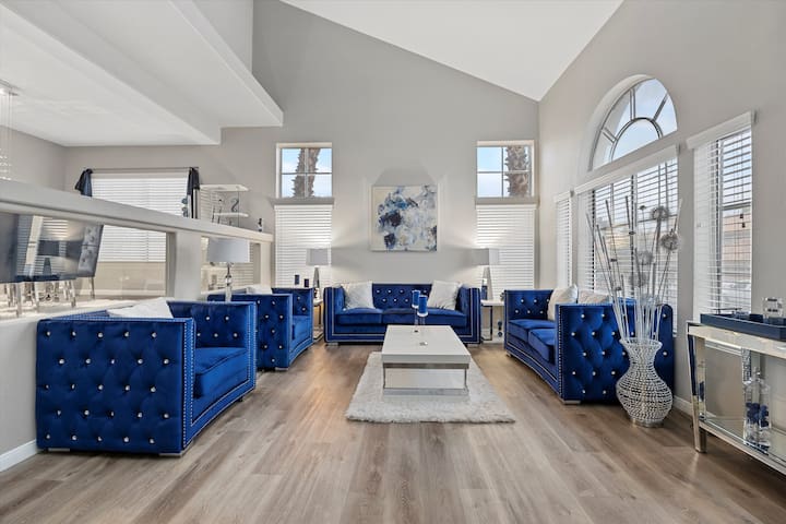 The Royal Blue House- Heated pool gallery image 3