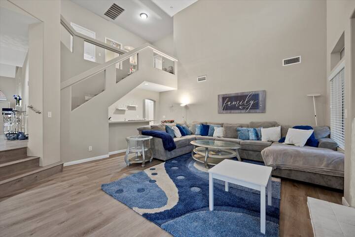 The Royal Blue House- Heated pool gallery image 4