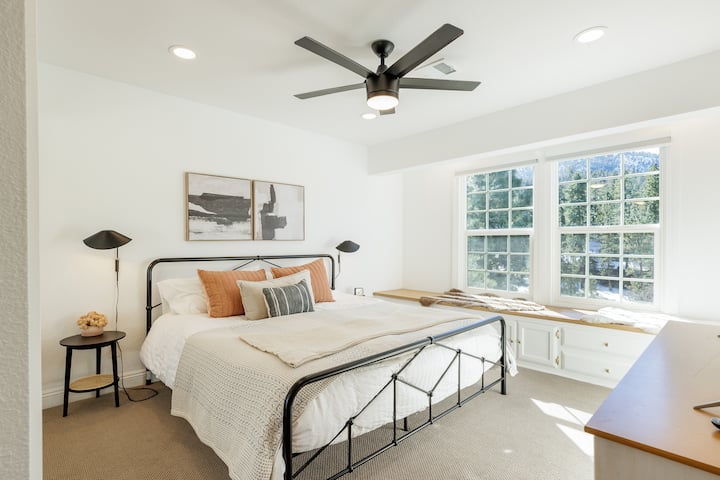 Კინგ ‑ აპარტამენტი მაღლა, მთის ხედებით