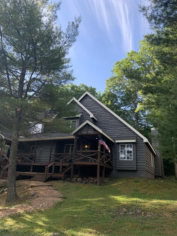 Ski in Ski out Jack Frost Mountain 4 BR Snow Ridge Chalets for Rent