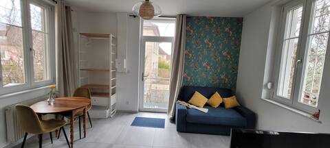 Airbnb performant: Modern studio in 1930s house with character à Haut Rhin