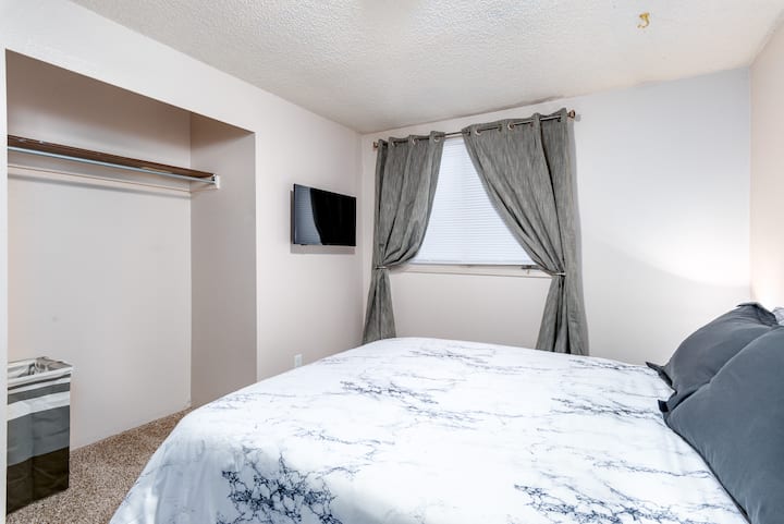 Dhoma e gjumit e nivelit të sipërm 2