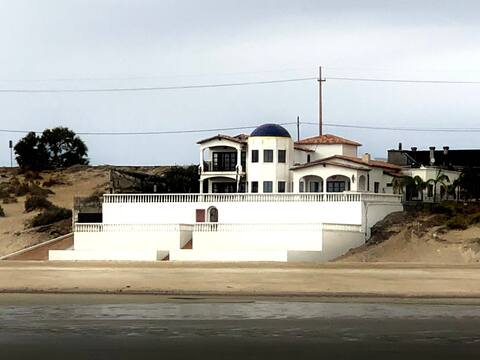 Quinta Lynn's Beachfront Perfect for Entertaining
