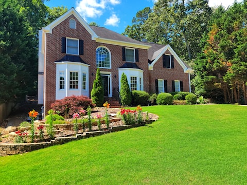 Spacious 3k sqft Modern Home Near KSU & Downtown