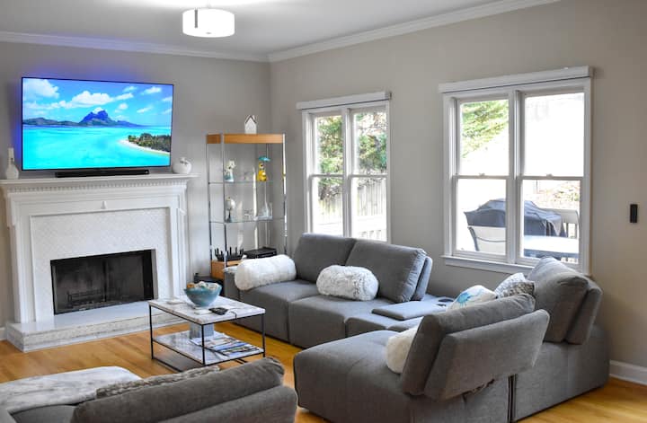 Spacious 3k Sqft Modern Home Near Ksu & Downtown - Kennesaw, GA