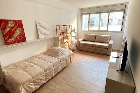 New central apartment for 3, conveniently located!
