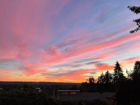 ☀VIEW☾Casper King bed✓Washer&Dryer✻WIFI Projector