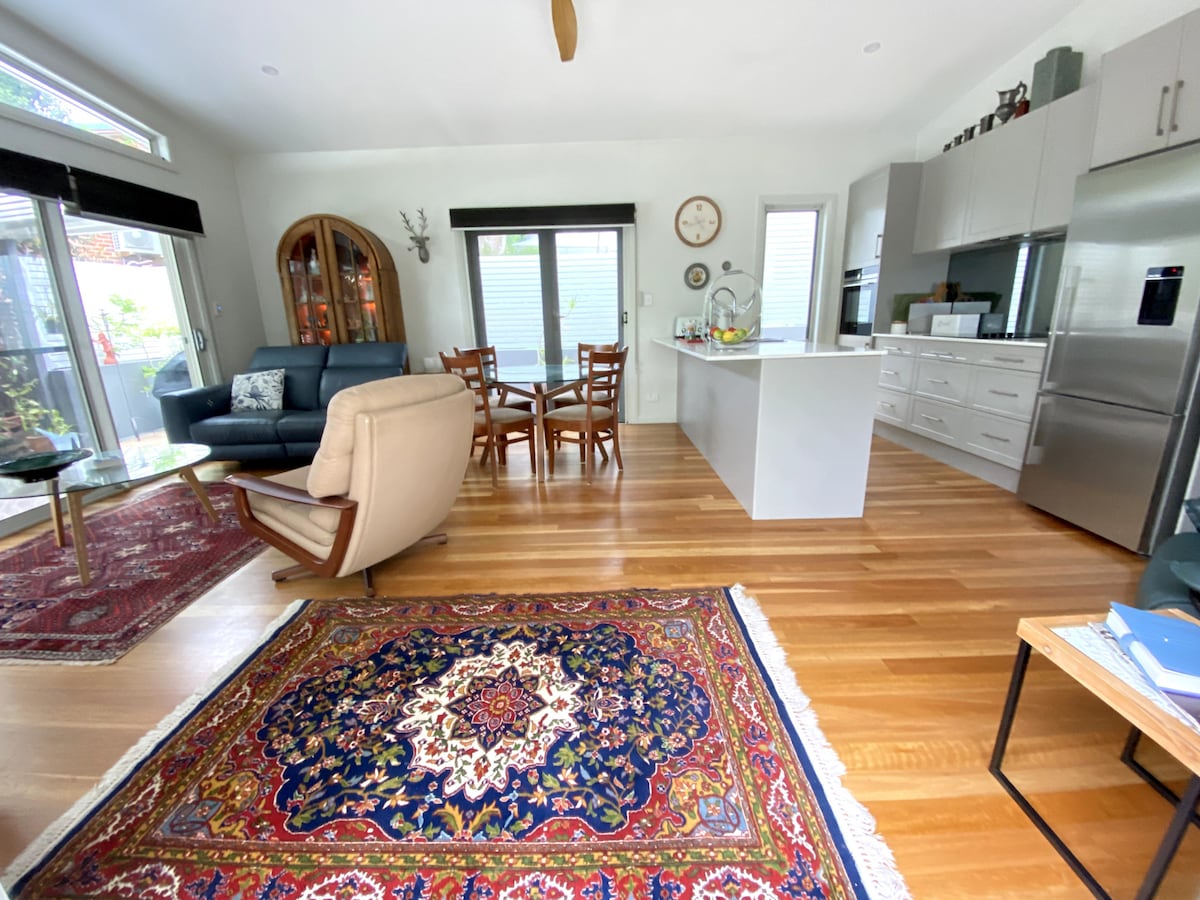 Popular Airbnb listing: Otford Escape – Beaches and Bushwalks in Wollongong City Council