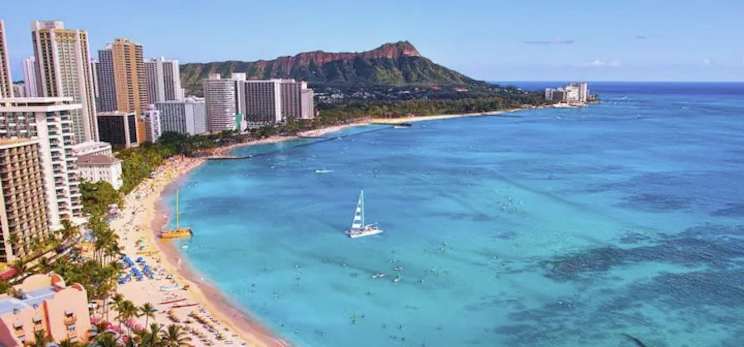 Condo in Honolulu · ★4.9 · 2 bedrooms · 4 beds · 2 baths - Image 27