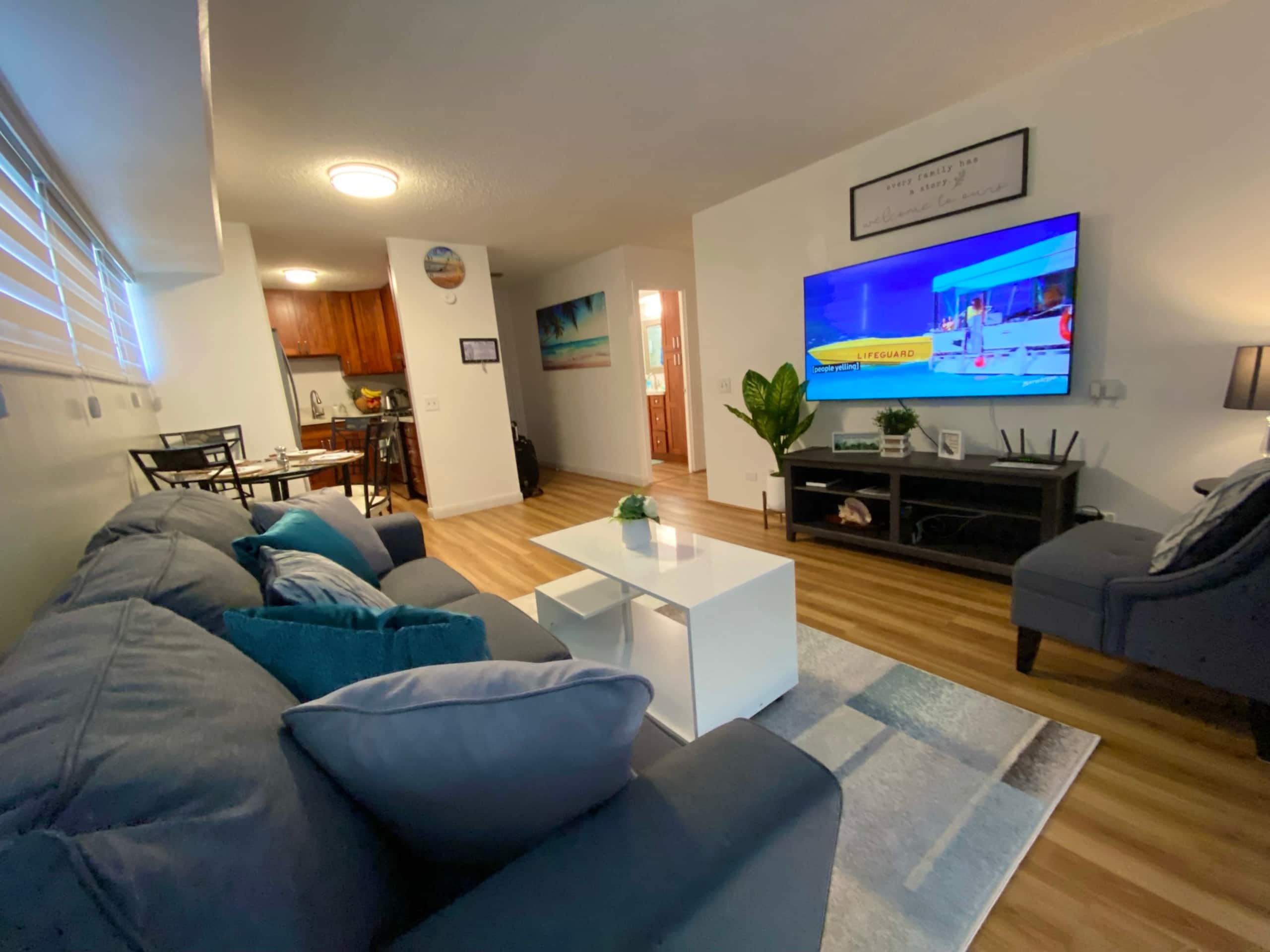 Condo in Honolulu · ★4.9 · 2 bedrooms · 4 beds · 2 baths - Image 1