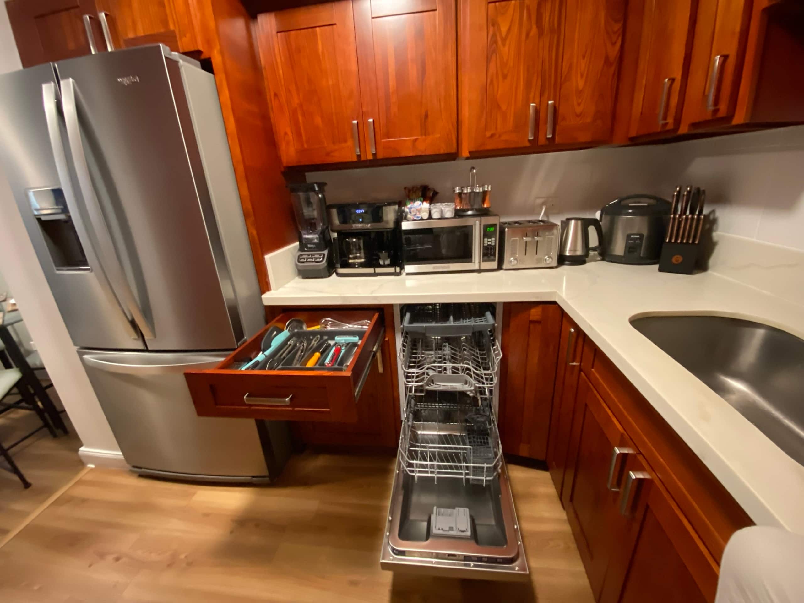 Condo in Honolulu · ★4.9 · 2 bedrooms · 4 beds · 2 baths - Image 17