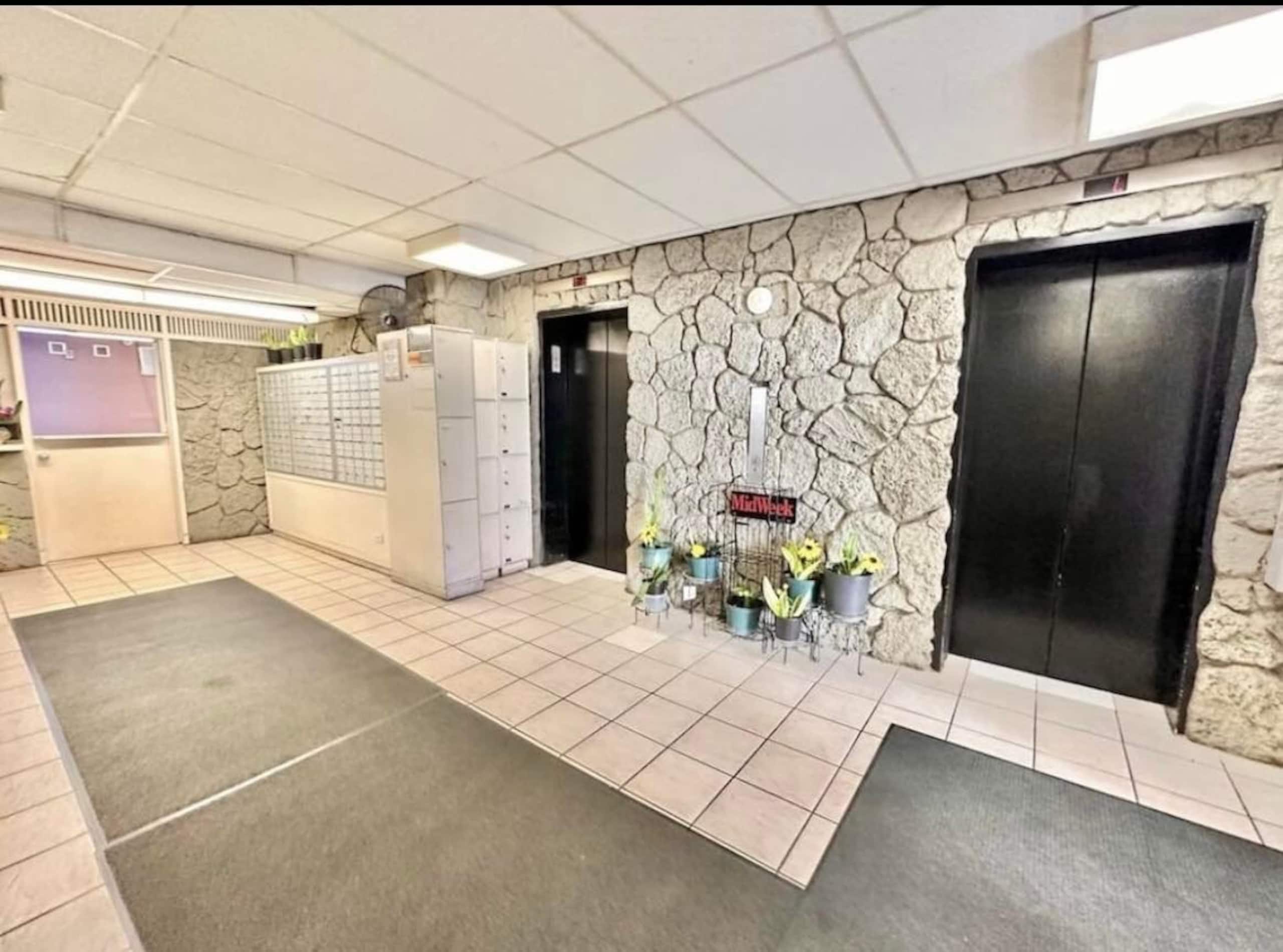 Condo in Honolulu · ★4.9 · 2 bedrooms · 4 beds · 2 baths - Image 35