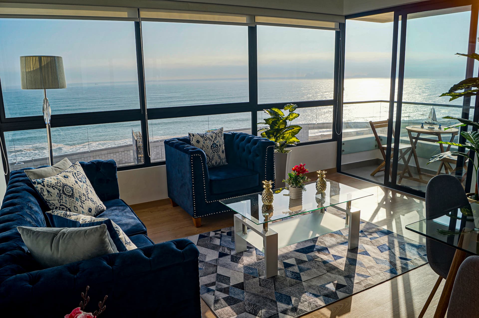 Modern Apt in Lima with Ocean views/3BR /Pool
