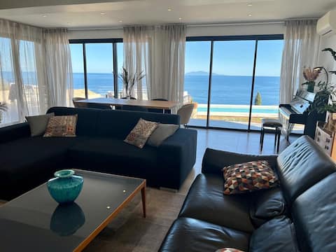 Lovely Villa with swimming pool and panoramic sea view