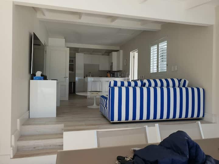 Cape Town Clifton Bungalow On Beach - Cape Town