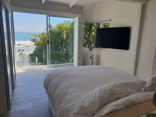 Cape Town Clifton Bungalow on beach gallery image 3