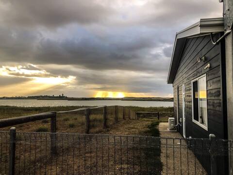 Coorong Island Retreat| Pet Friendly| Farm Stay