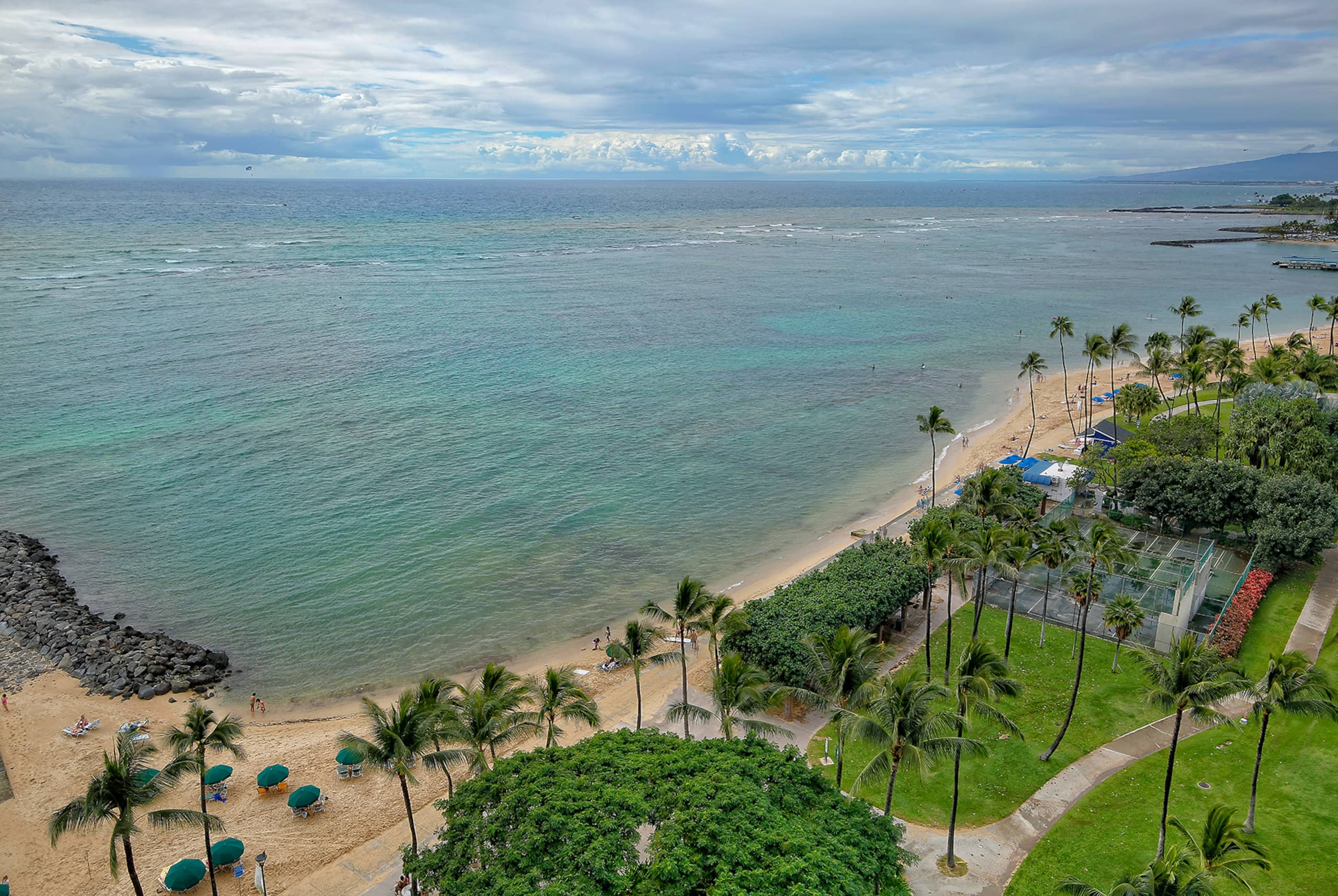 Condo in Honolulu · ★4.86 · 1 bedroom · 2 beds · 1 private bath - Image 27