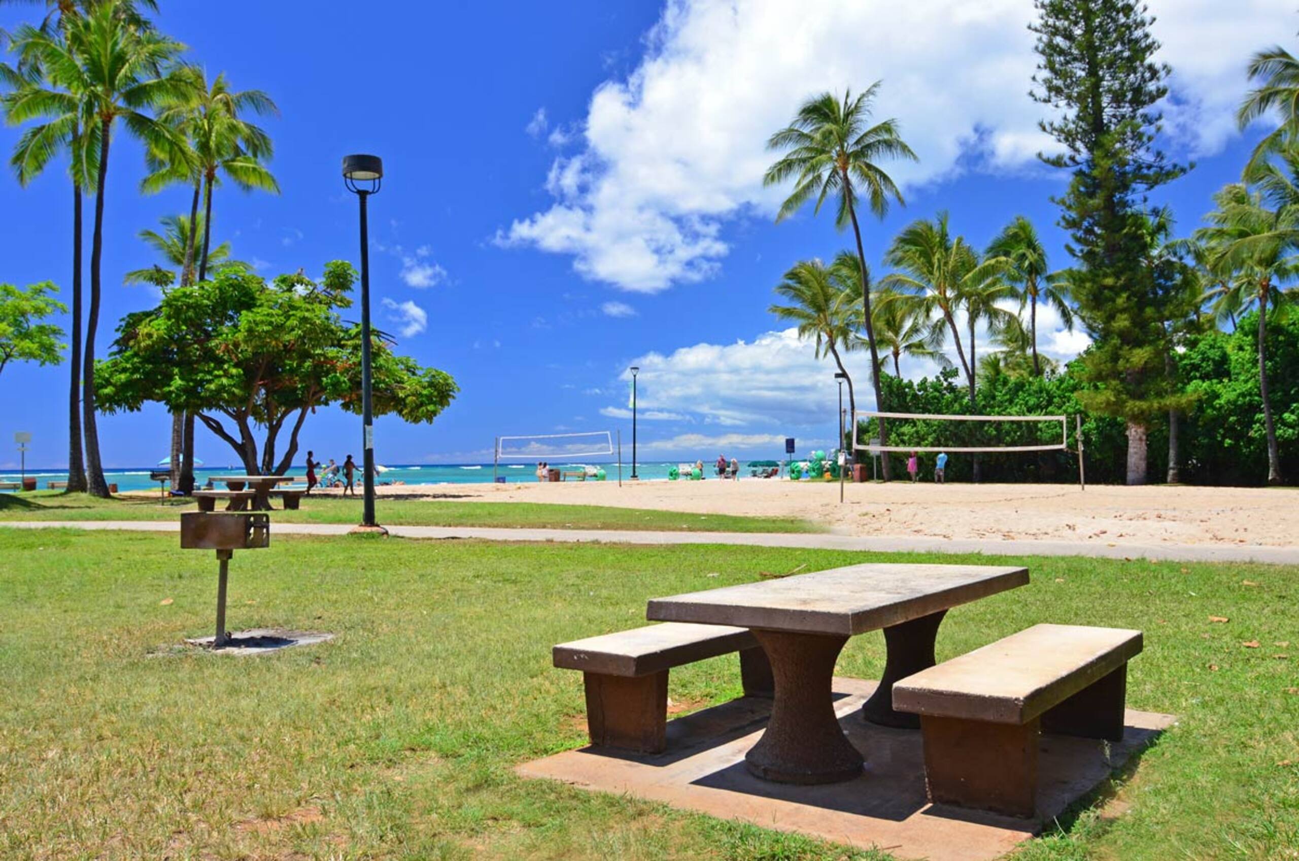 Condo in Honolulu · ★4.86 · 1 bedroom · 2 beds · 1 private bath - Image 33