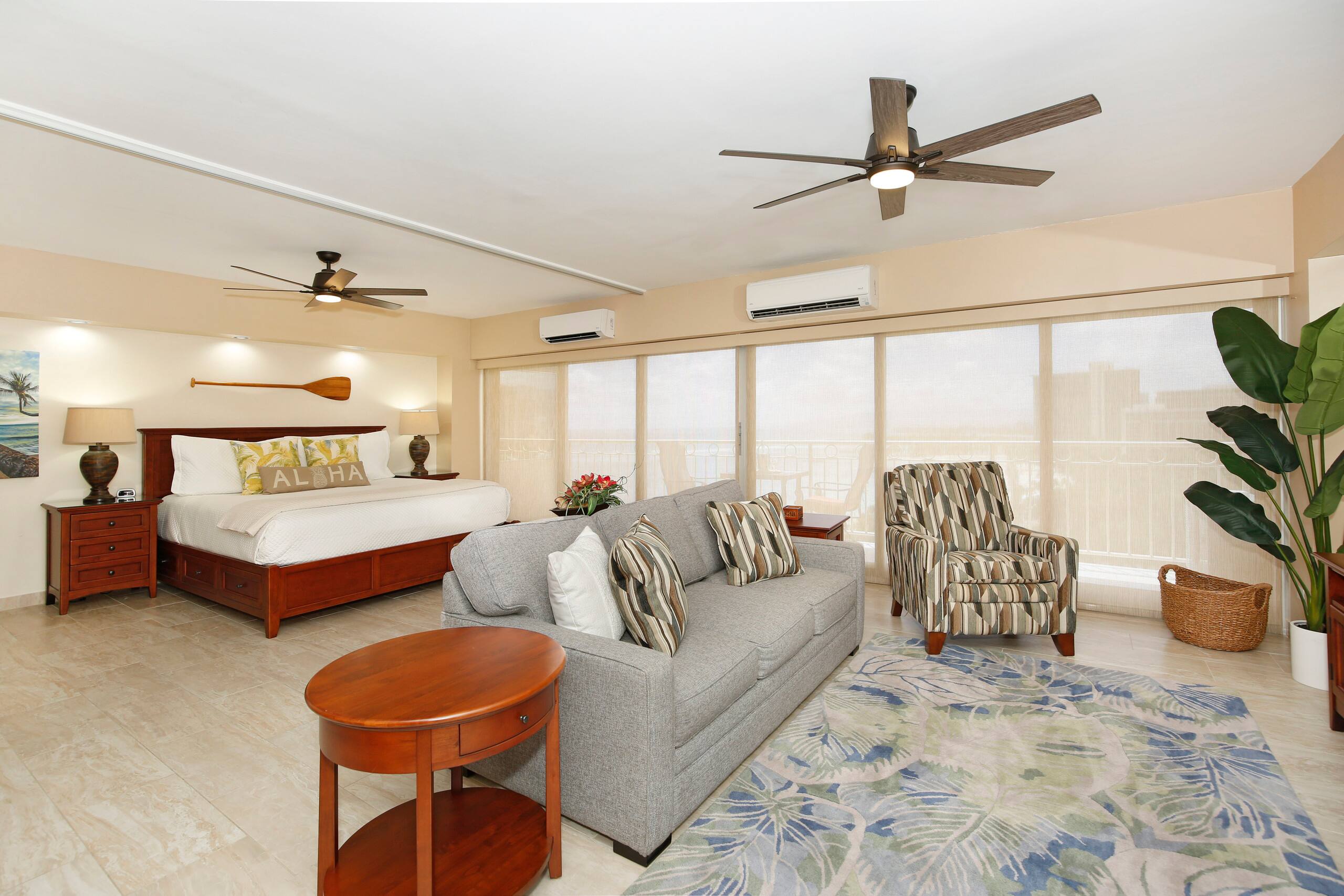 Condo in Honolulu · ★4.86 · 1 bedroom · 2 beds · 1 private bath - Image 37