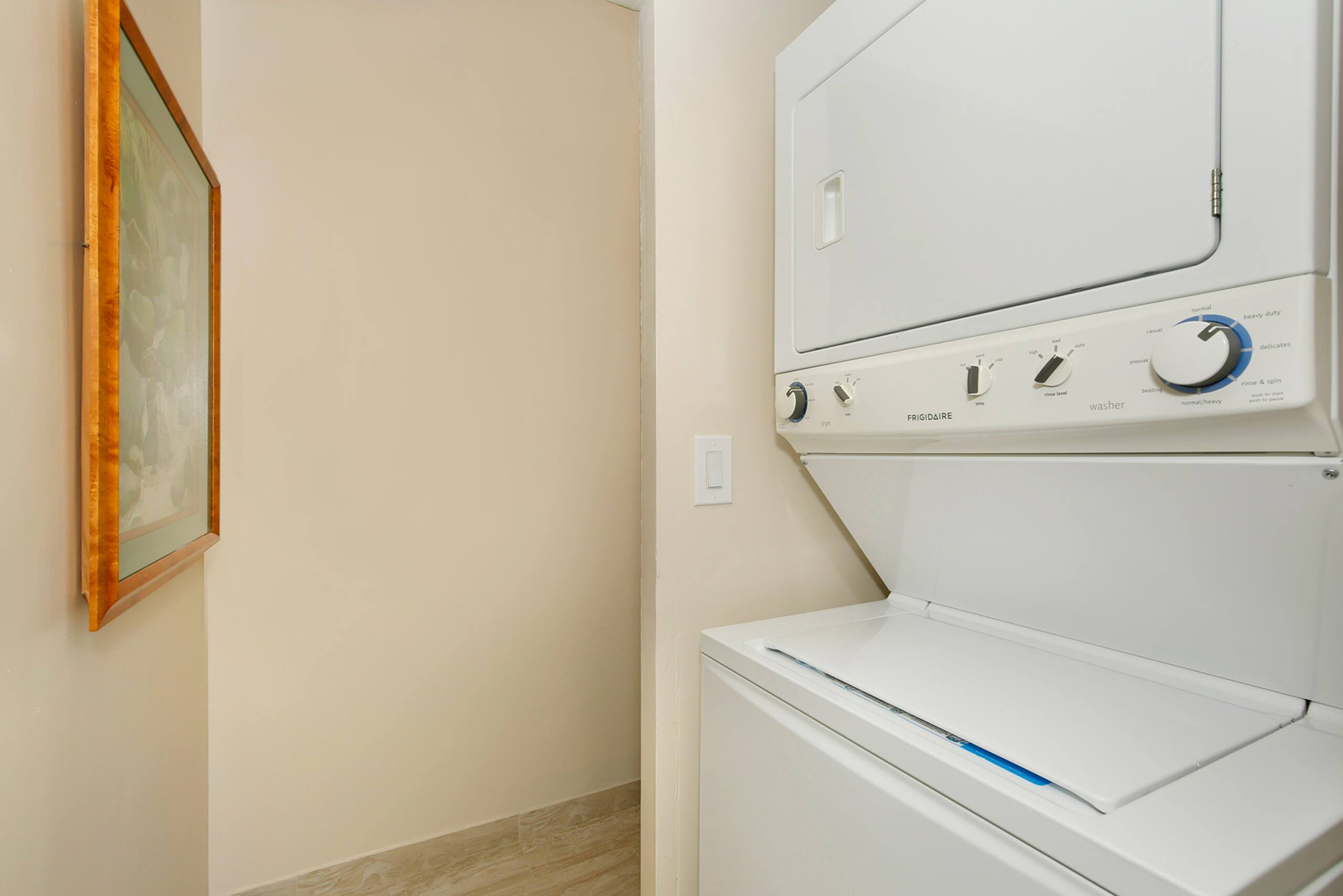 Condo in Honolulu · ★4.86 · 1 bedroom · 2 beds · 1 private bath - Image 25