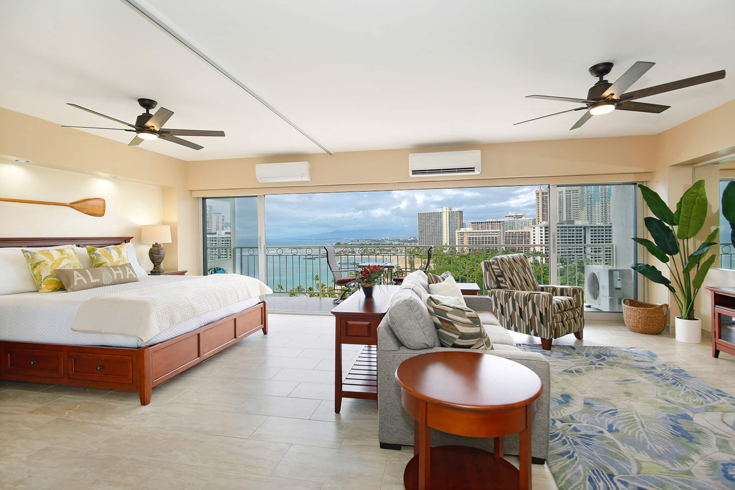Condo in Honolulu · ★4.86 · 1 bedroom · 2 beds · 1 private bath - Image 2