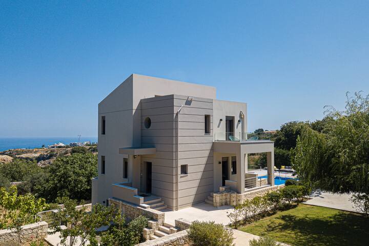 Luxury Villa with private pool set in nature gallery image 4