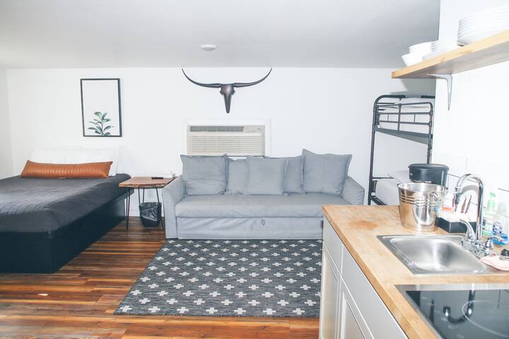 Front Desk At Trailhead managed Airbnb listing 2