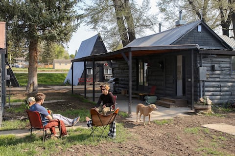 Beautiful 3 Bedroom Cabin located downtown