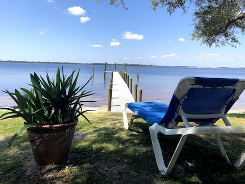 Water front amazing views and private beach