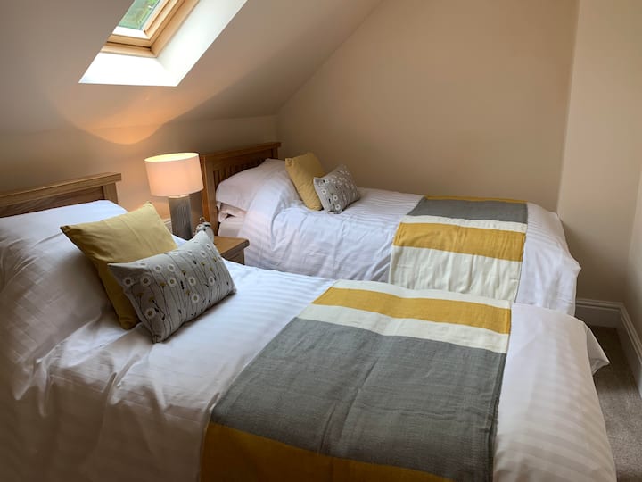 Twin bed with smart Tv